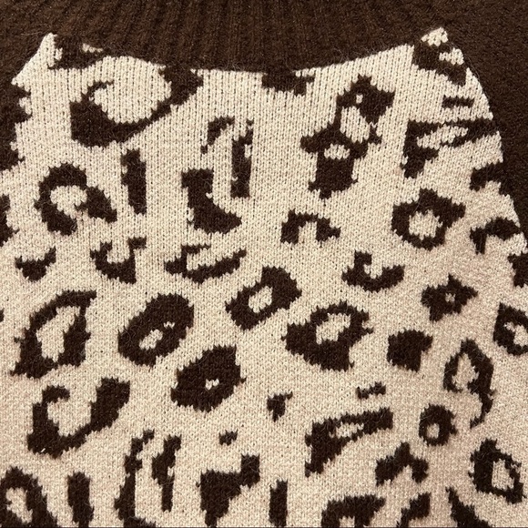 Blue B Cheetah & Brown turtleneck sweater NWT - Picture 6 of 7